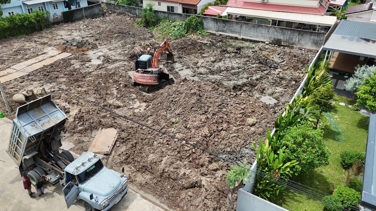 งานถมที่ดินและปรับเกลี่ยระดับโดย รับถมที่กรุงเทพ